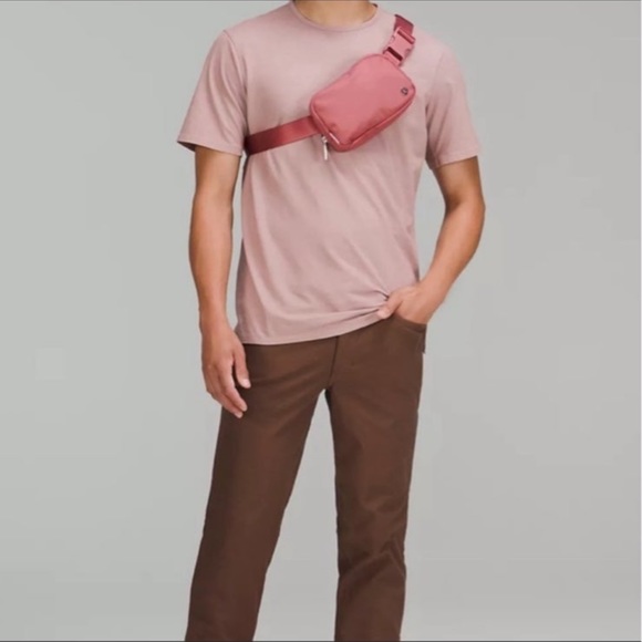 Lululemon everywhere belt Bag - Picture 5 of 7